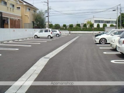 ブローテ[2LDK/57.02m2]の駐車場2