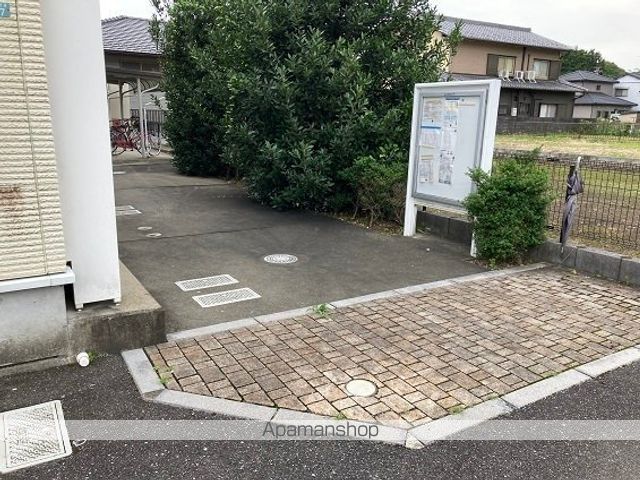 レオネクストブルースカイ琴塚の玄関写真