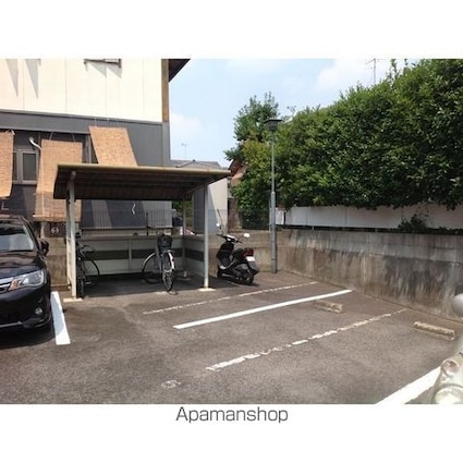 グレースフルヒルズ[1K/24.5m2]の駐車場