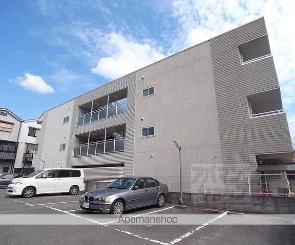 シャンドール太秦の外観写真