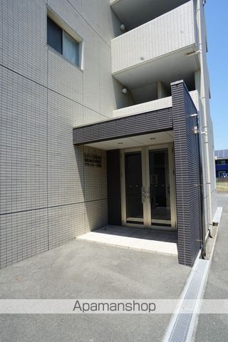 グランストーク新貝の玄関写真