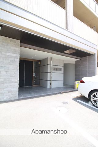 柳町CORALの玄関写真