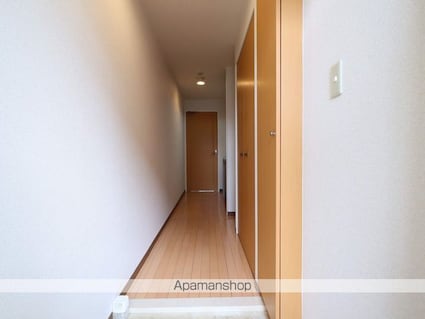 Ｅｎｃｈａｎｔｅ　泉[1K/31.5m2]の玄関