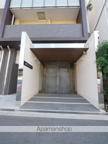 WOB西九条の玄関写真