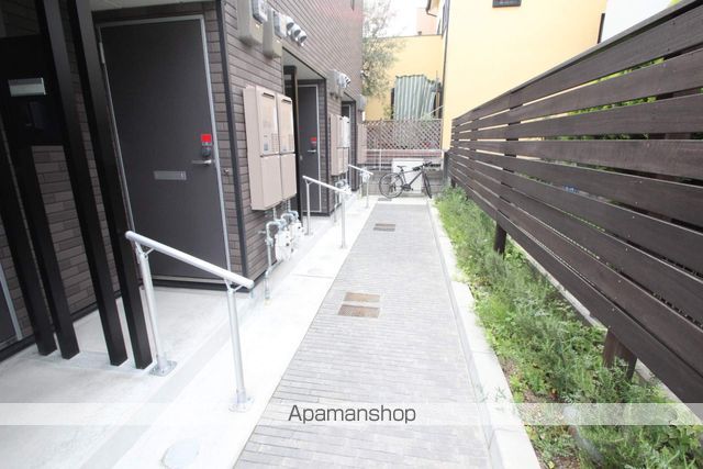 レオネクストARINOの玄関写真