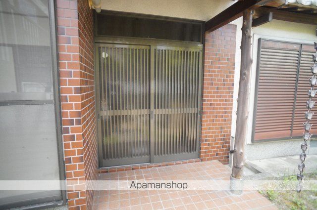 和歌山線 志都美駅 徒歩18分 2階建 築45年の玄関写真