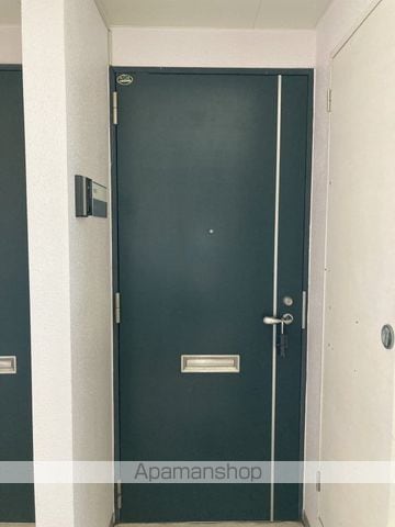 サンシャルム万代の玄関写真