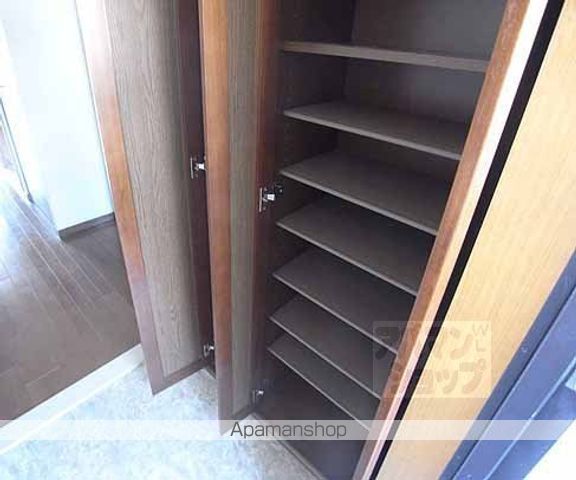 ハーティス山科御陵A棟の内装写真
