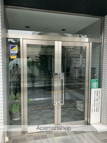 グレース千早町の玄関写真