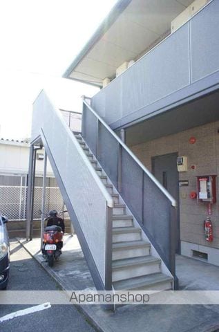 メゾンラクロセットの玄関写真