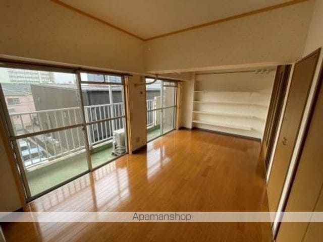 メゾンカフカスの内装写真