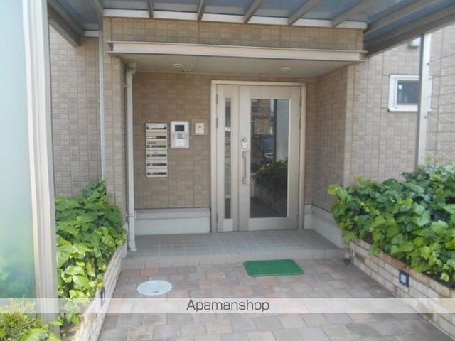 クレマンティーヌ A棟の玄関写真