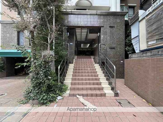 インターフェルティ真田山の玄関写真