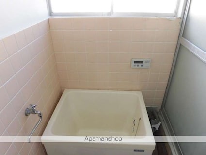 花の木住宅　三戸建[3K/52.06m2]のバス