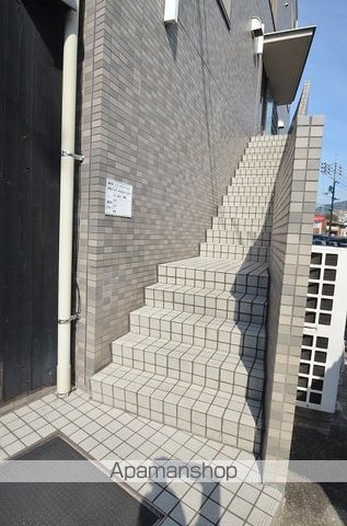 リバーサイドビルの玄関写真