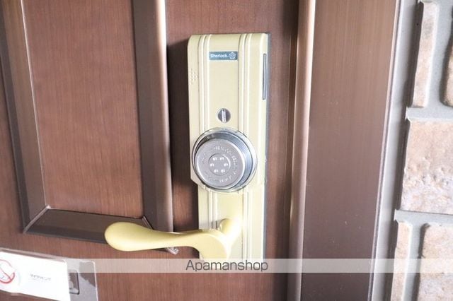 グローヴ Bの玄関写真
