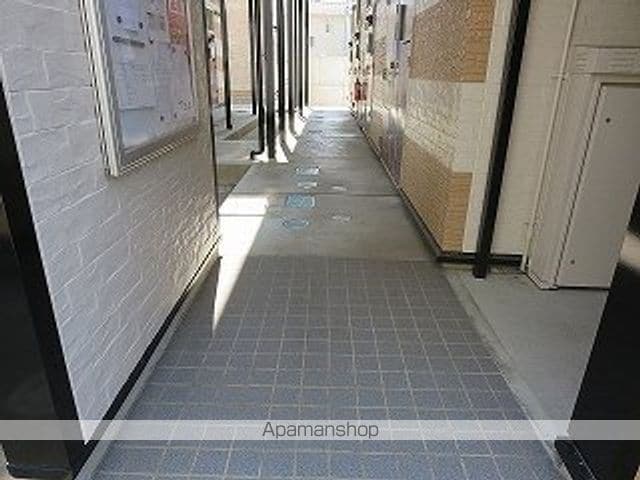 レオパレスサンクラの玄関写真