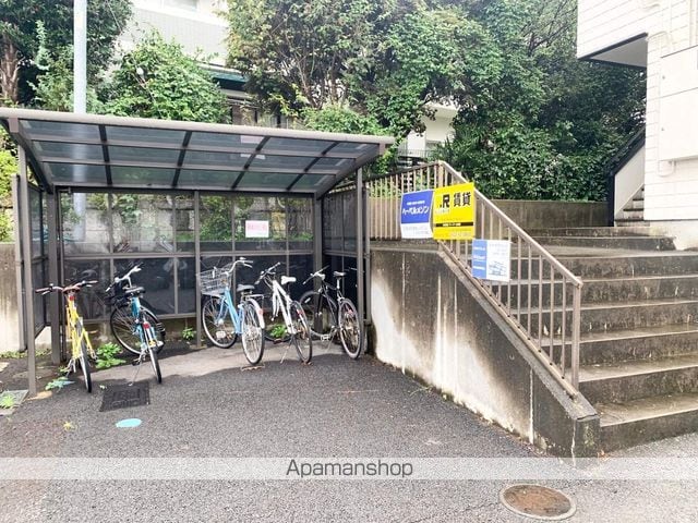 アゼリアガーデンA棟の玄関写真