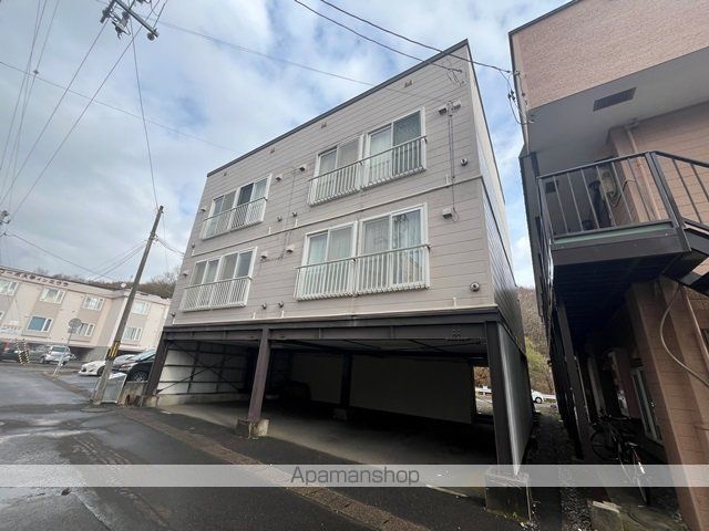 コーポ室本の外観写真