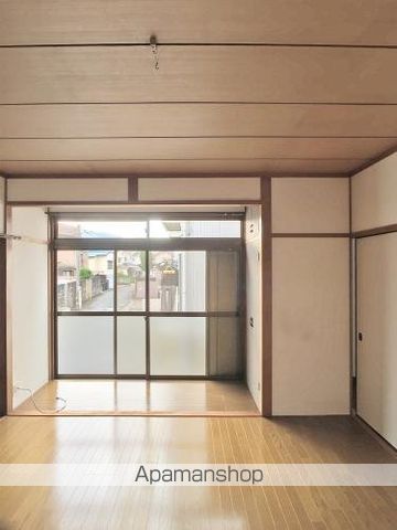 縄田貸家の内装写真