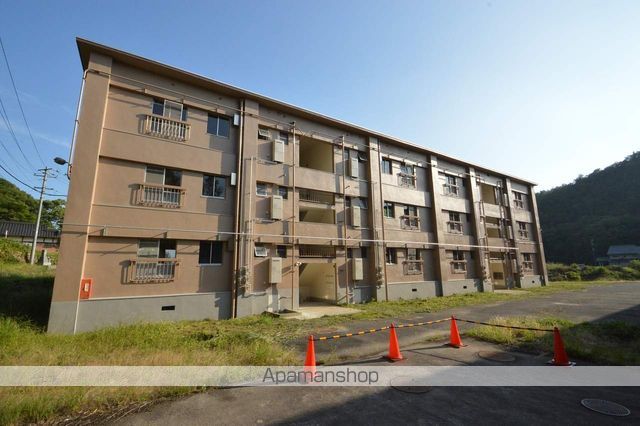 エメローズ安芸津2号棟の外観写真