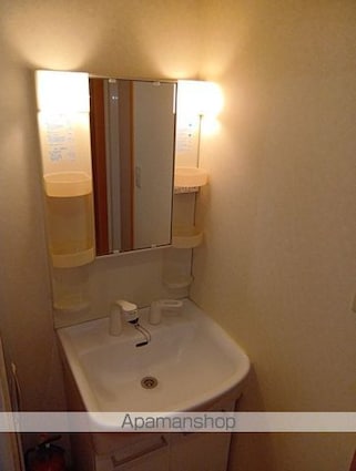 和歌山県和歌山市小雑賀[2LDK/70.52m2]の洗面所