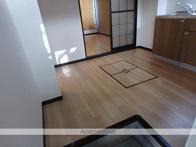 メゾンドコルテＡ棟[2DK/35.21m2]の玄関