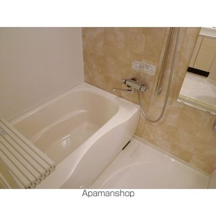 ウェルスクエアイズム三軒茶屋[1LDK/40.05m2]のバス
