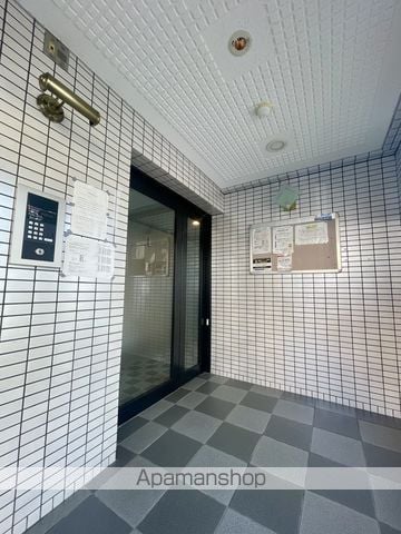 コスモコート大南の玄関写真