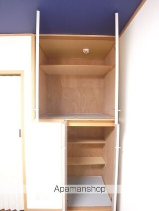 ハイツ秀峰[1R/17m2]の収納