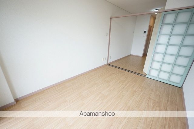 芥川ロイヤルマンションの内装写真