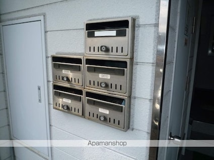 呉竹ビューハイム[2LDK/49.74m2]の共用部2