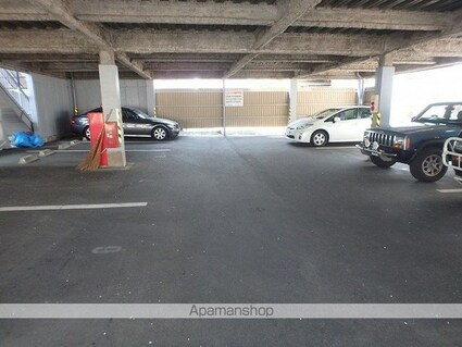 しるく・いち[3DK/57.2m2]の駐車場