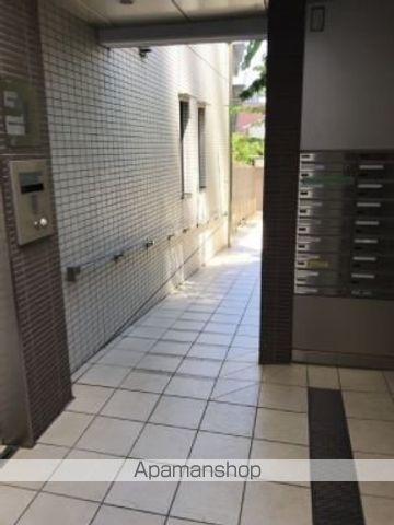 コンフォリア目黒青葉台の玄関写真