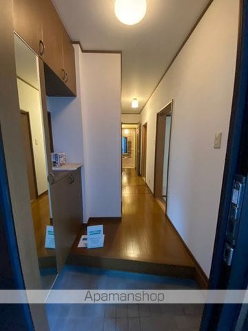 厚木市 3階建 築26年の内装写真