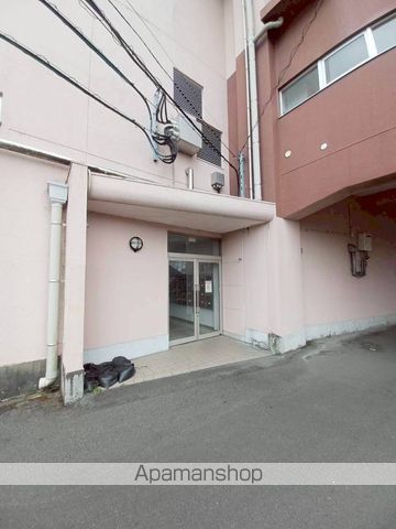 江平ビルの玄関写真