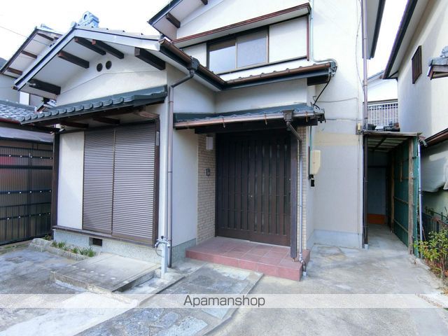 関西本線 木津駅 徒歩16分 2階建 築50年の玄関写真