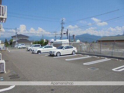 ラピィエル[1LDK/41.48m2]の駐車場