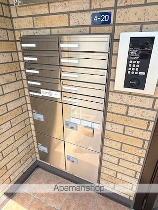 滋賀県大津市一里山５丁目[1LDK/41.59m2]のエントランス2