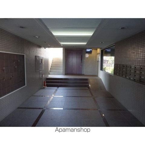 ロジュマン春日井の玄関写真