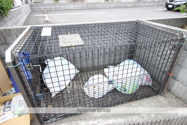 リヴェール市川C棟の玄関写真