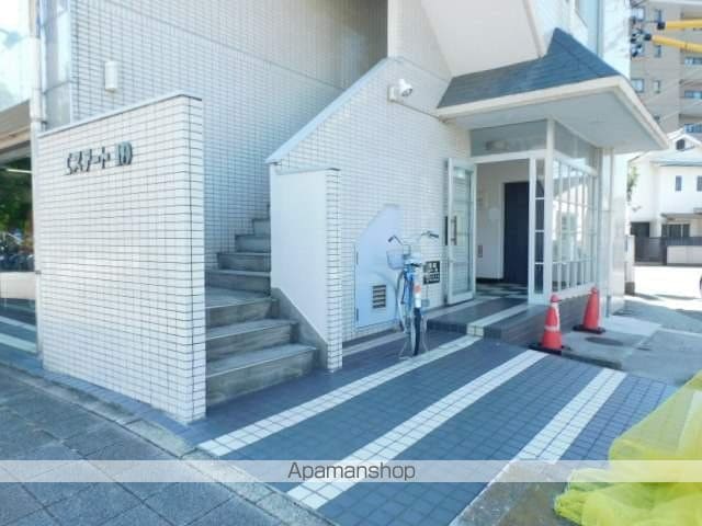 エステート19の玄関写真