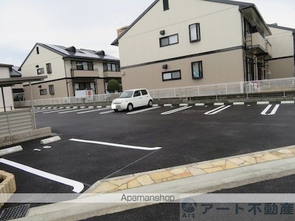 愛媛県松山市南江戸１丁目[1R/40.74m2]の駐車場