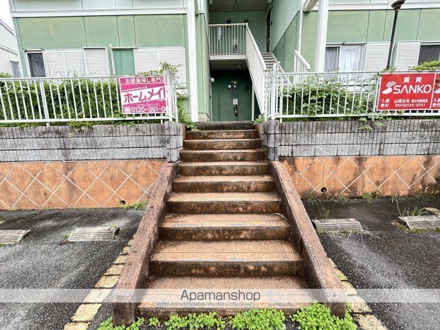 フレグランス左京Bの玄関写真