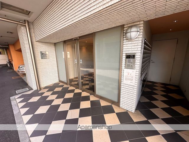 M’プラザ小阪駅前の玄関写真