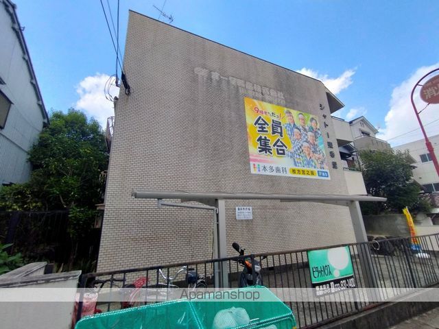 シャトー東香里の外観写真