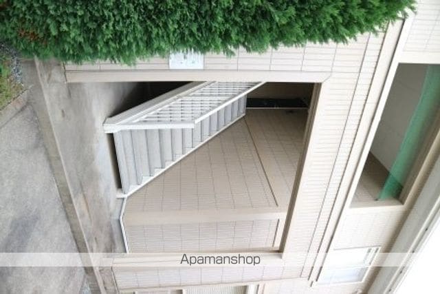 ヴィヴァンノ−ルA棟の玄関写真