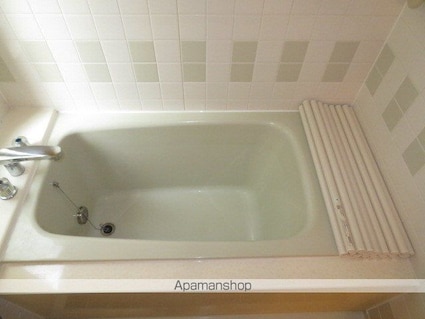 小澤メゾネット[3LDK/82.8m2]のバス