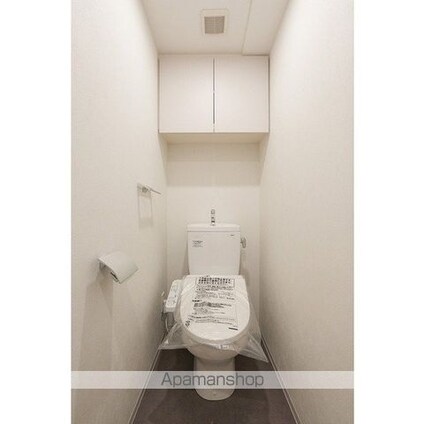 コンフォリア・リヴ渋谷本町[1LDK/30.29m2]のトイレ