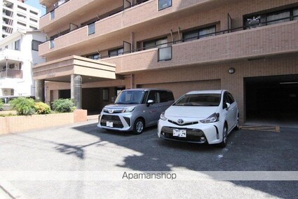 Ｍｏｎｓｔｅｒａ[3LDK/67.84m2]の駐車場